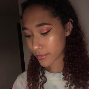 Meet your Posher, Elyssa